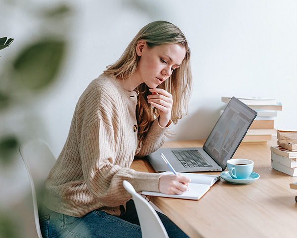 woman completing divorce forms online